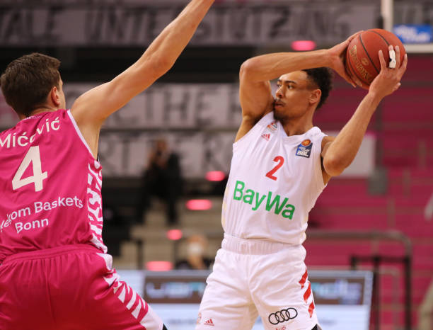 场上吸引部 场上吸引部