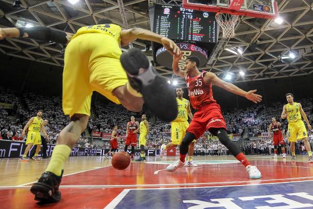 首秀数据足 首秀数据足